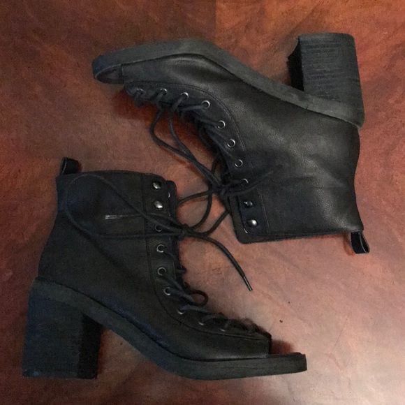 Urban Outfitters Shoes - Deena & Ozzy Urban Outfitters Lace Up Boots